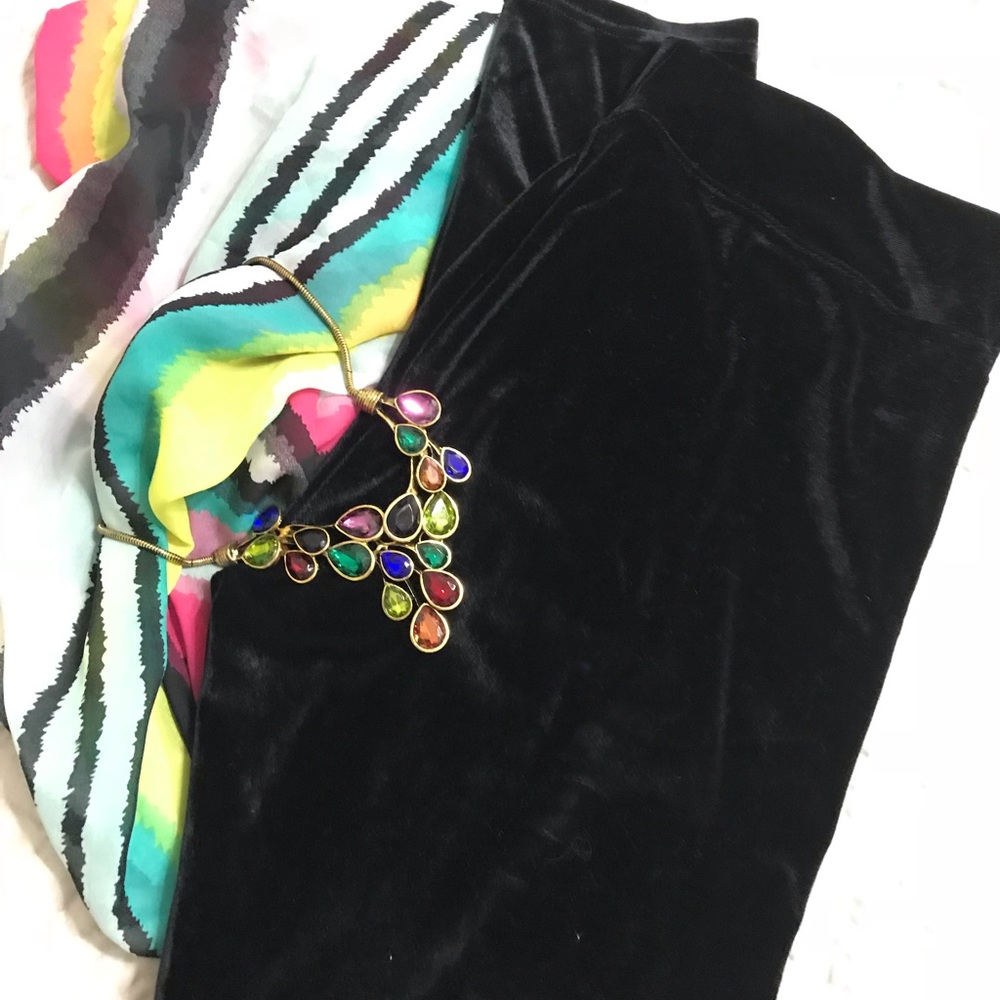 Hue Black Velvet Leggings NWT